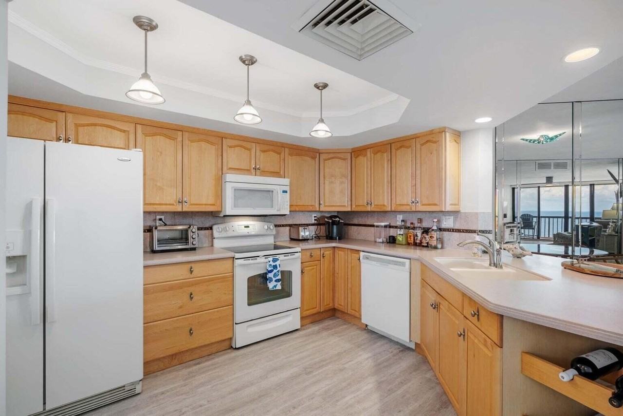 9550 S Ocean Dr #PH4 - Photo 7 of 48
