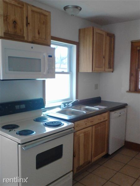 722 4th Ave SW - Photo 2 of 10