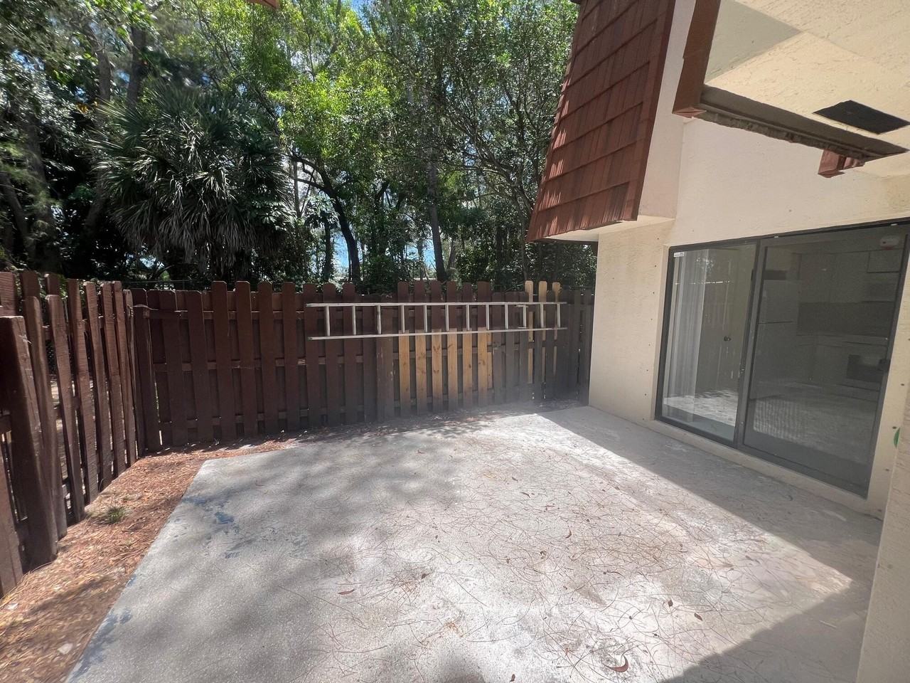 2212 White Pine Cir #B - Photo 3 of 14