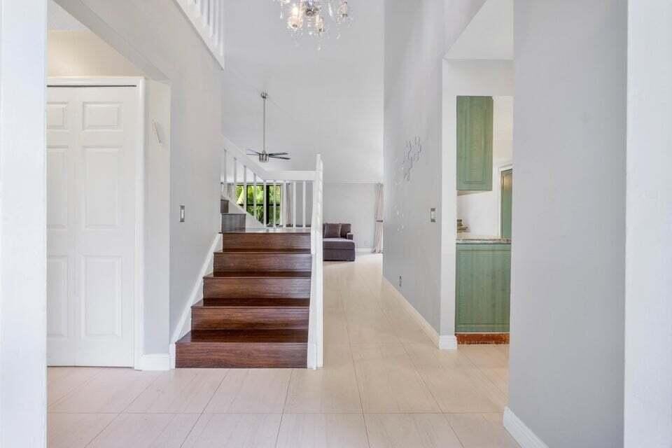 4140 Woods End Rd - Photo 4 of 14