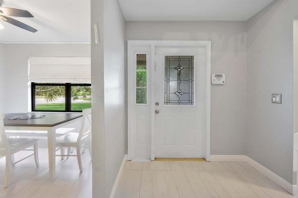 4140 Woods End Rd - Photo 5 of 14