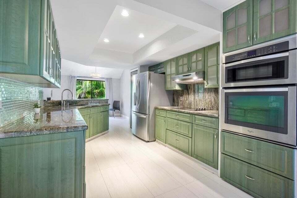 4140 Woods End Rd - Photo 6 of 14
