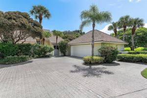 featured image of 2584 Muirfield Ct