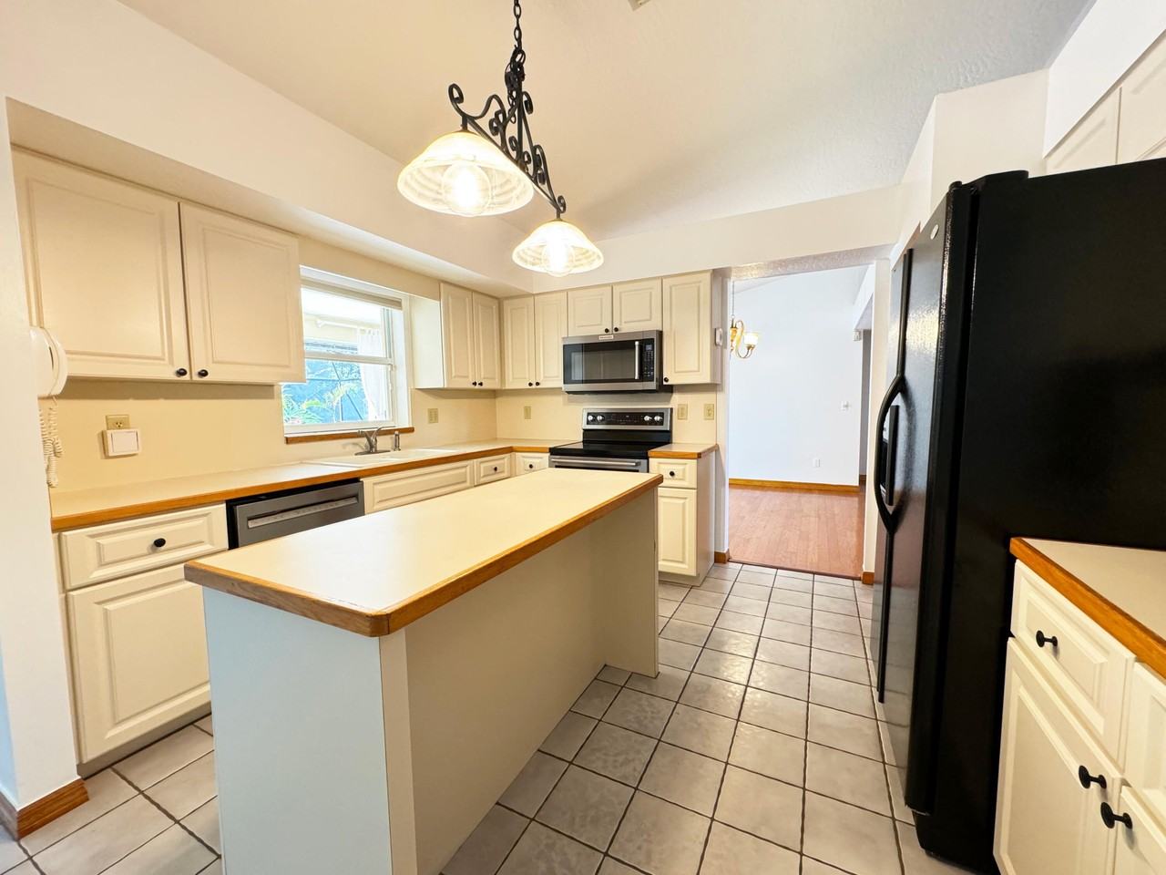 495 11th Ct - Photo 6 of 12