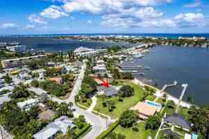 featured image of 210 S Lake Dr