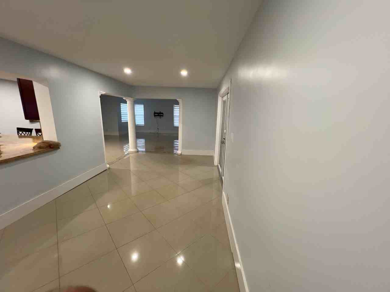 115 Sw 34th Ave - Photo 3 of 26