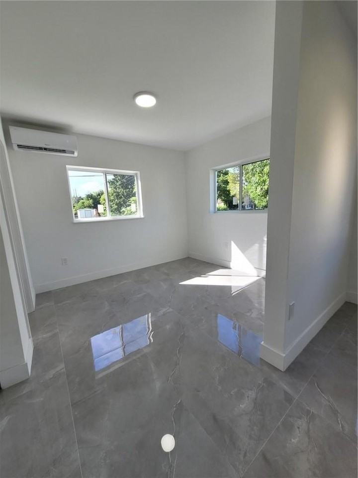 6041 Sw 17th St - Photo 6 of 26