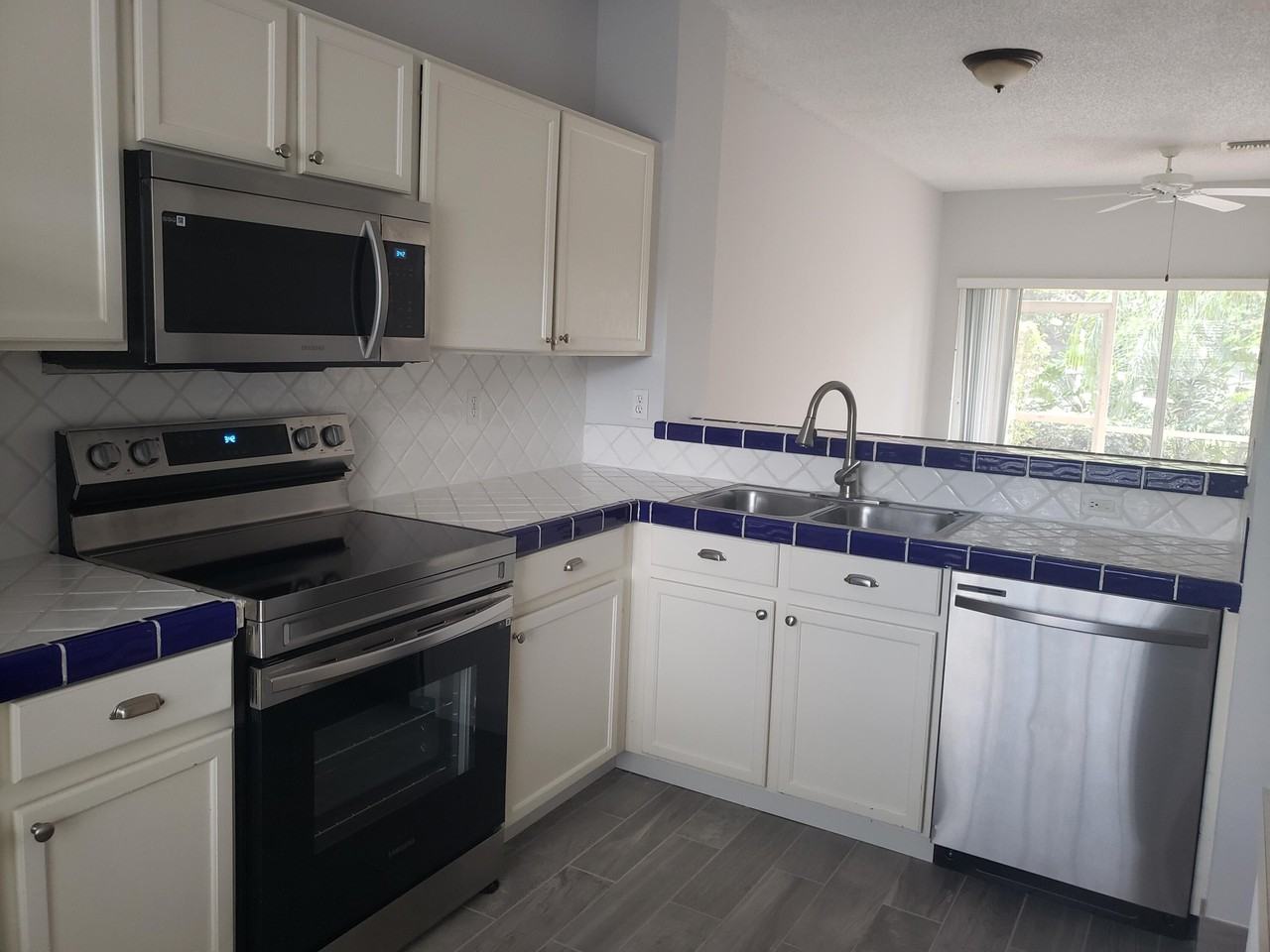 6945 Stoney Creek Cir #6945 - Photo 7 of 20