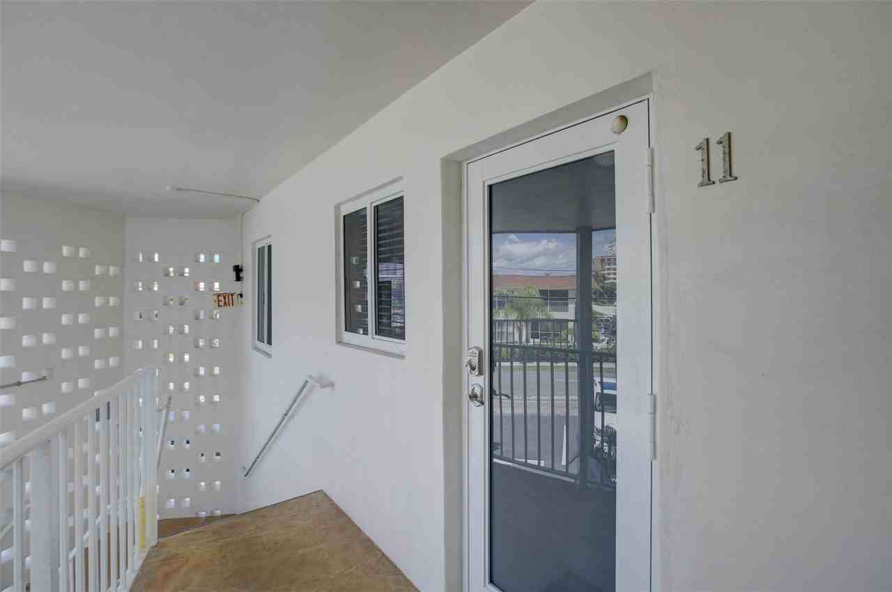 999 N Riverside Dr #11 - Photo 3 of 12