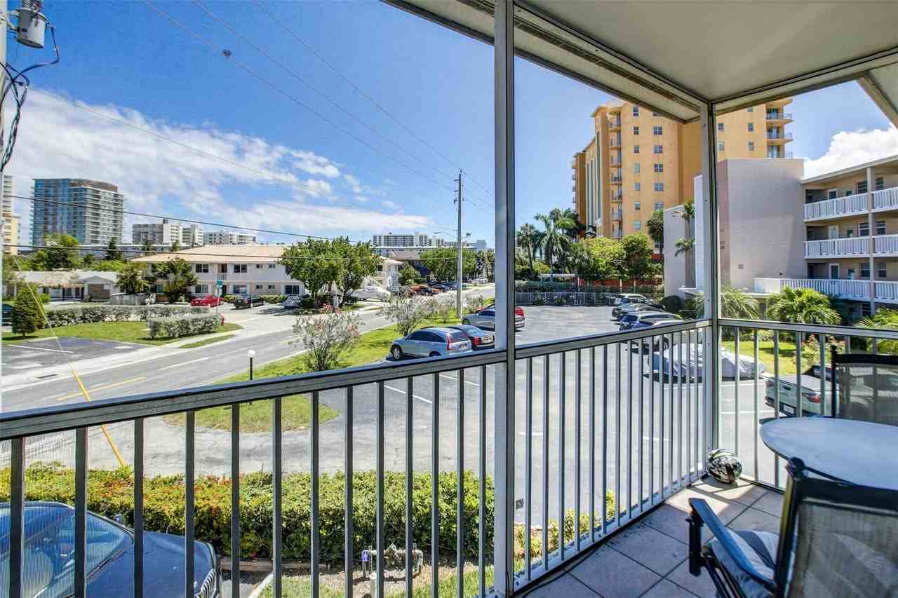 999 N Riverside Dr #11 - Photo 6 of 12