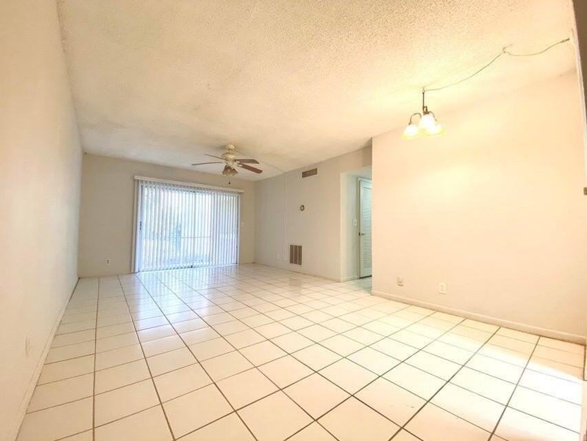 626 Nw 13th St #16 - Photo 3 of 10