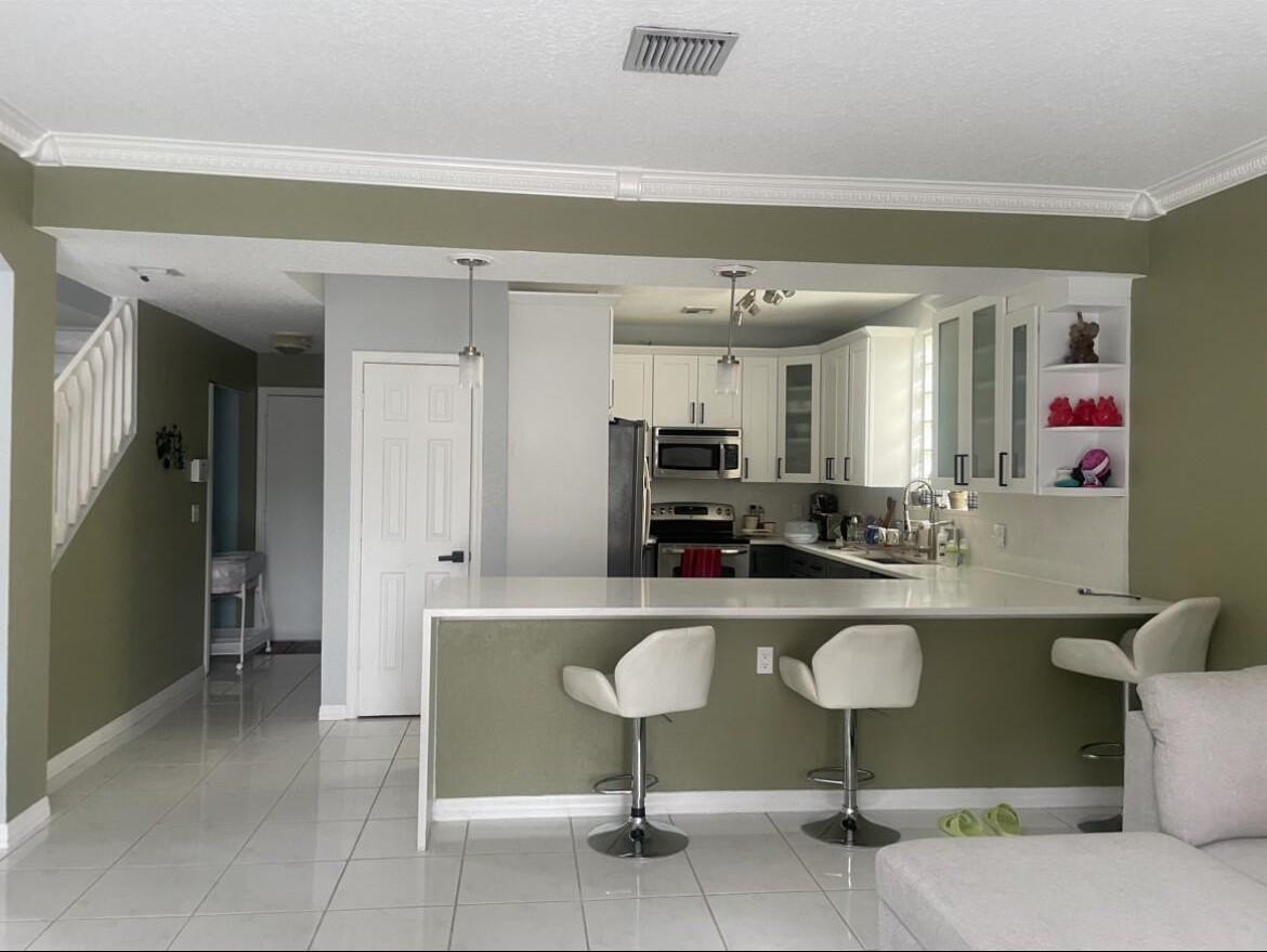 4251 Pine Hollow Cir - Photo 3 of 13