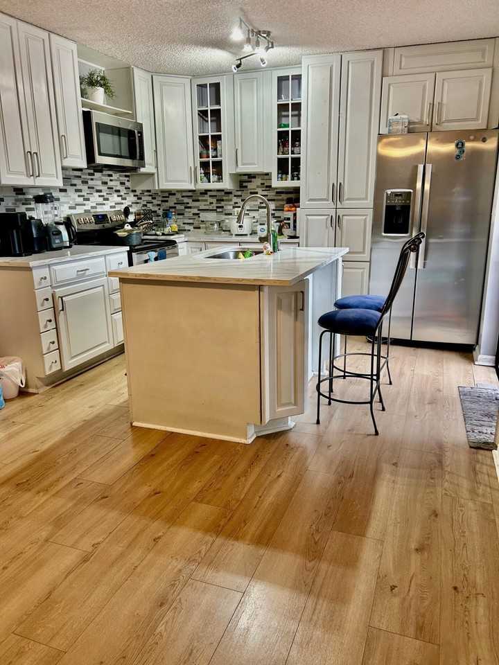 6115 Seven Springs Blvd - Photo 4 of 11