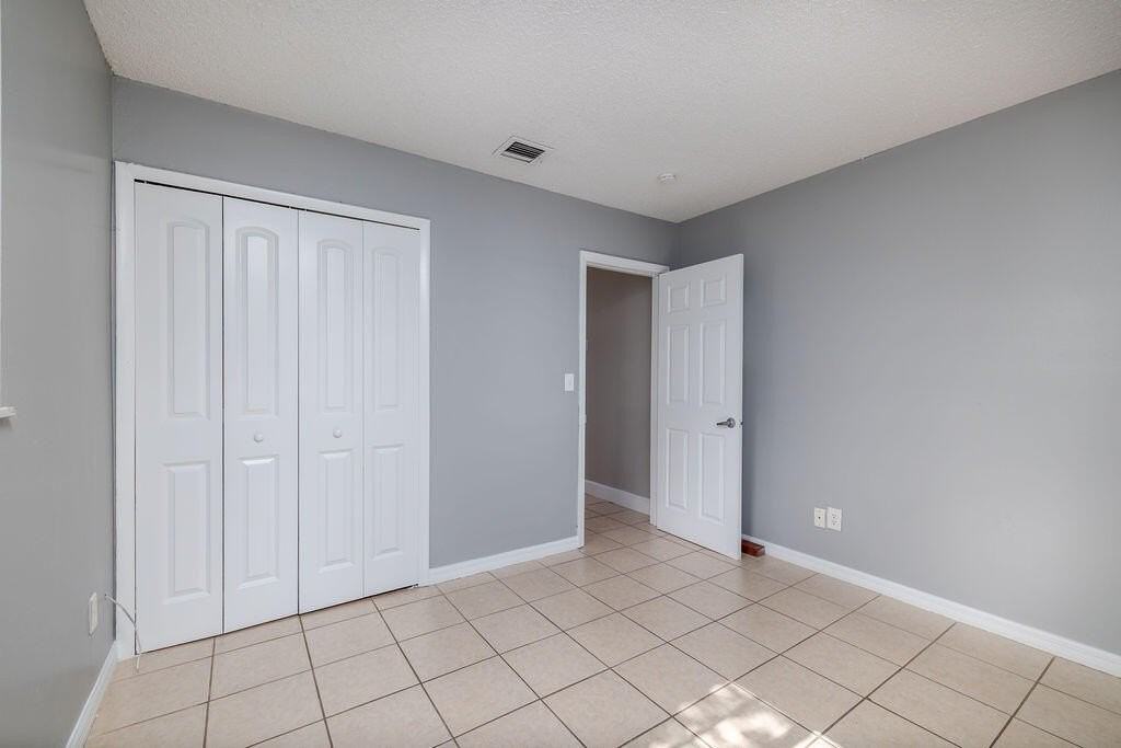 917 Se Nassau Ave - Photo 5 of 25