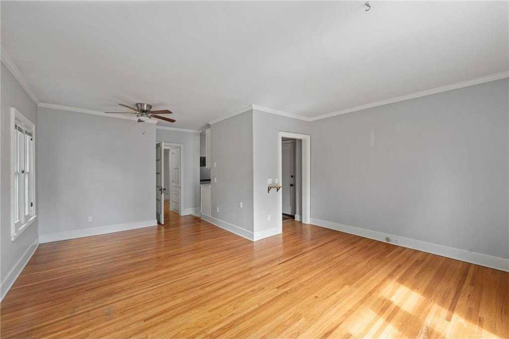 2733 Girard Ave S #106 - Photo 4 of 13
