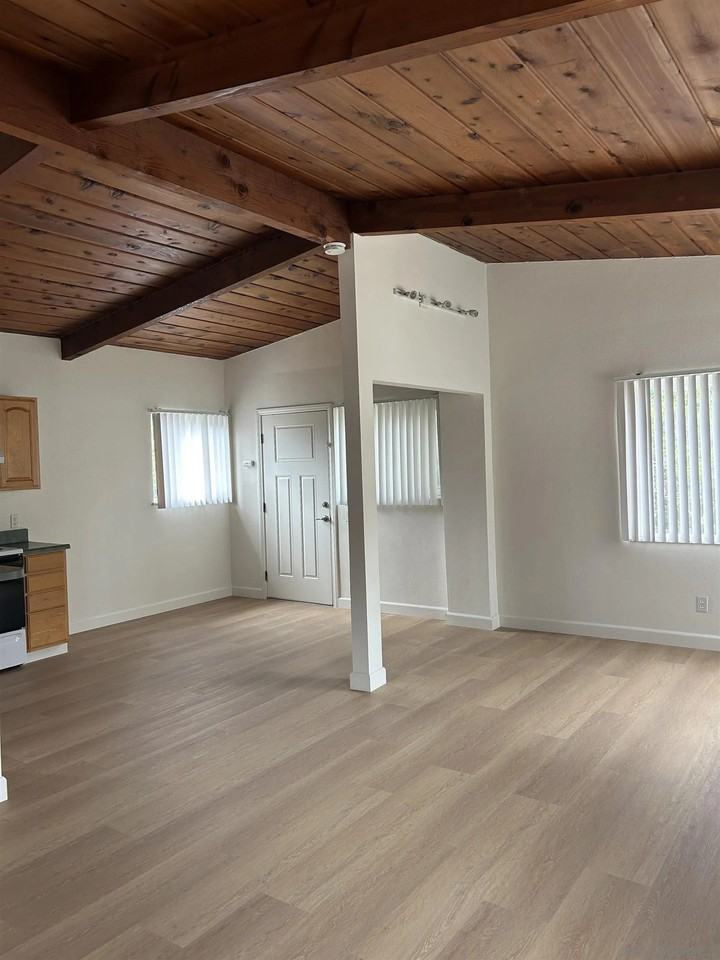 242 S Helix Ave - Photo 2 of 18
