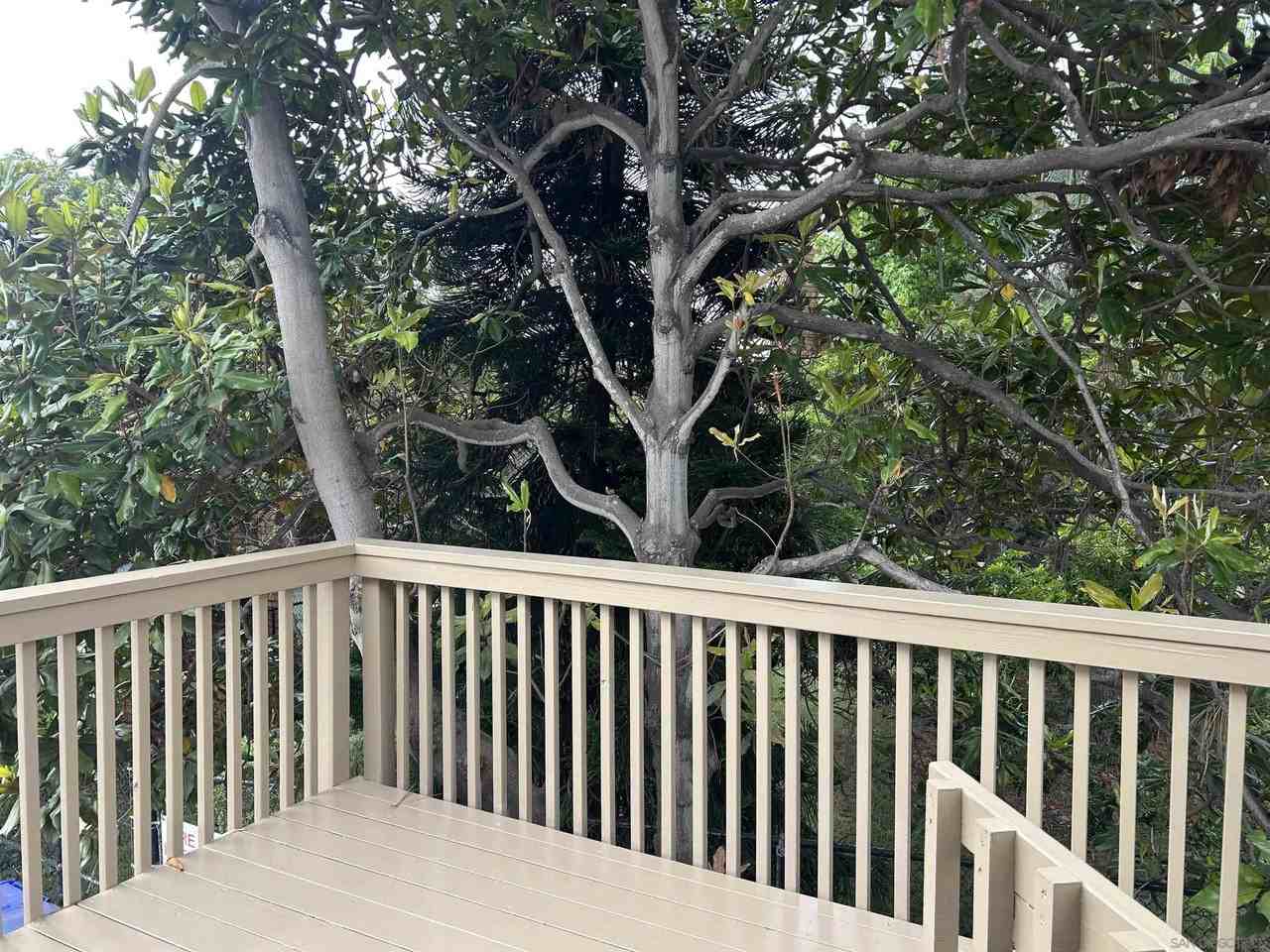 242 S Helix Ave - Photo 5 of 18