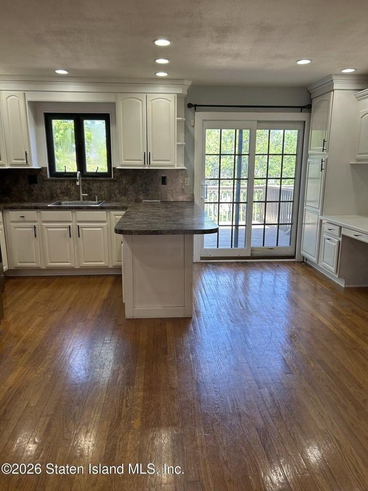 55 North Dr - Photo 2 of 16