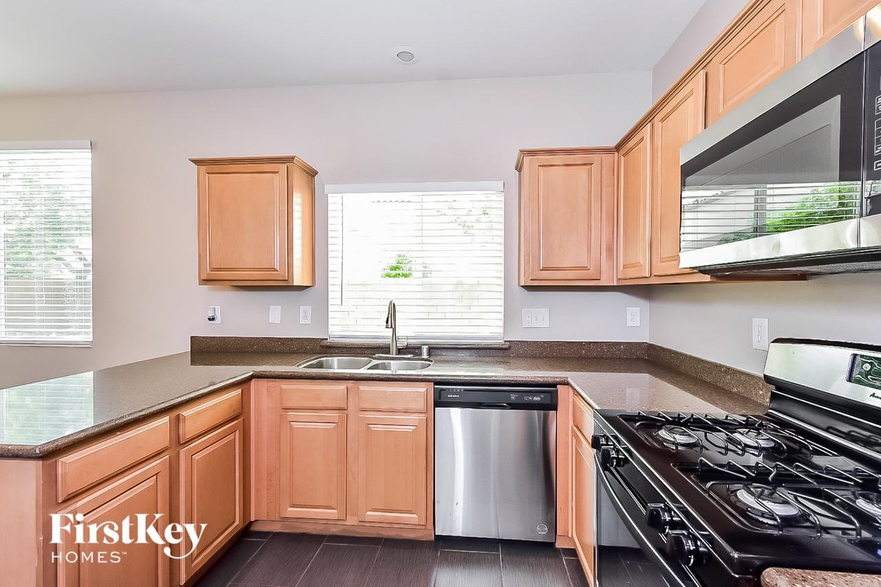 10651 Bandera Mountain Ln - Photo 6 of 15