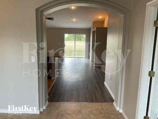 1840 Nw 14th Ter - Photo 2 of 11