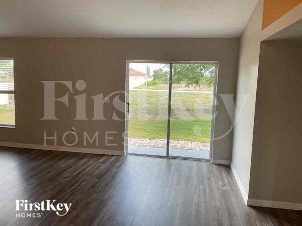 1840 Nw 14th Ter - Photo 4 of 11