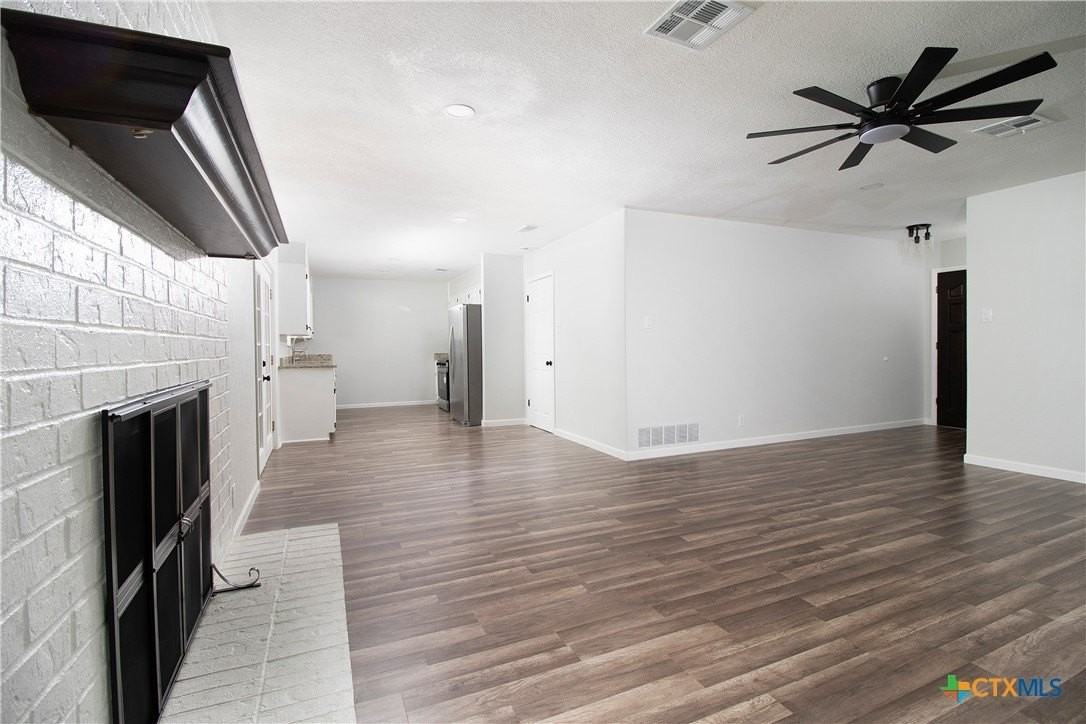2510 Bunker Hill Dr - Photo 5 of 23