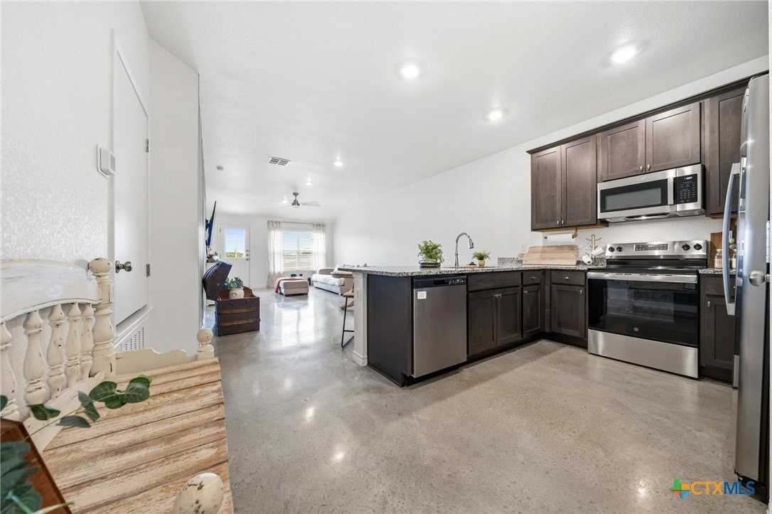1247 Concord Dr #A - Photo 7 of 32