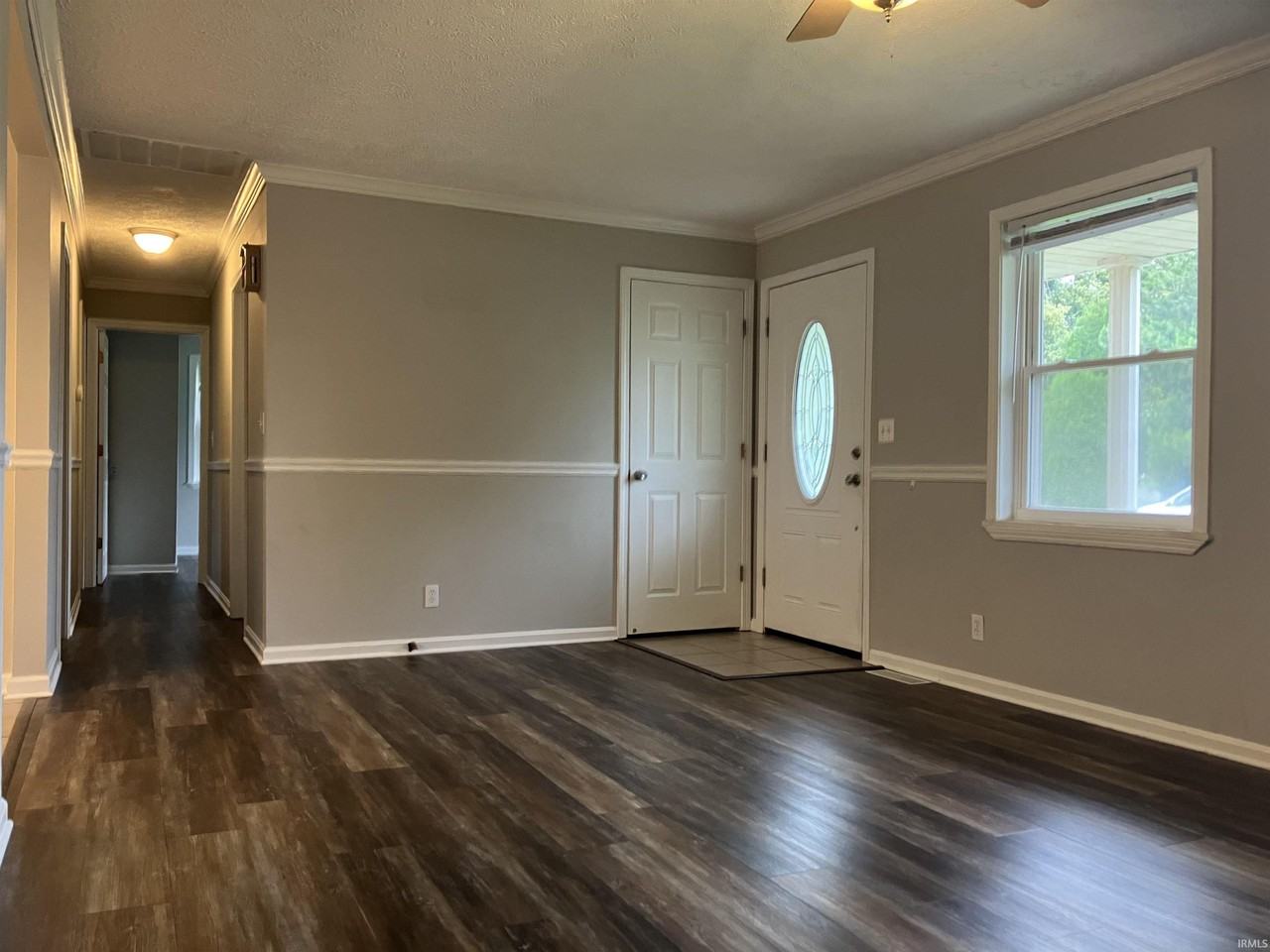900 S Saint James Blvd - Photo 2 of 29