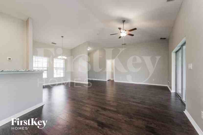 129 Wanatah Ave - Photo 3 of 15