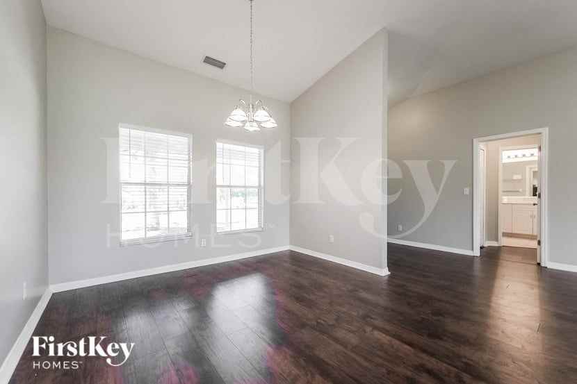 129 Wanatah Ave - Photo 5 of 15
