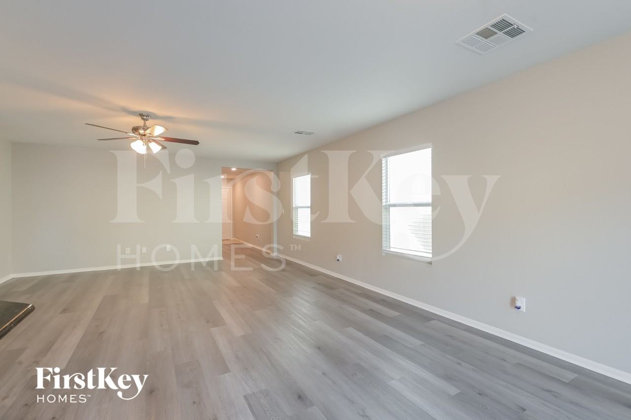 9312 Colinton Ct - Photo 3 of 15