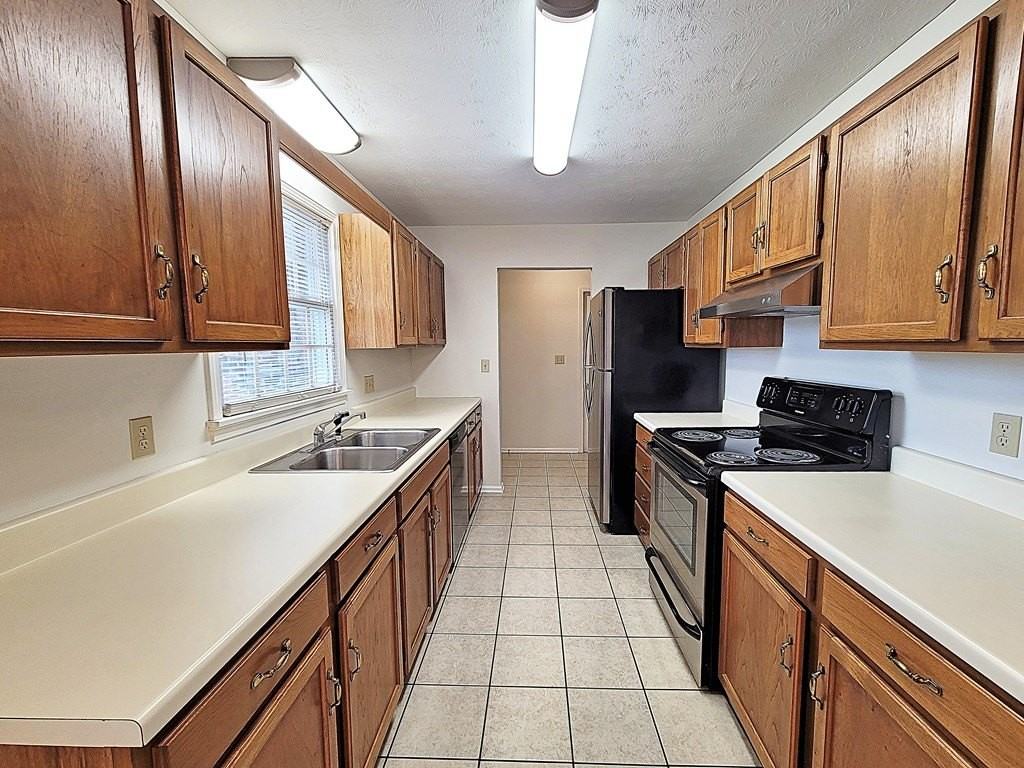 330 Jones Ln - Photo 4 of 14