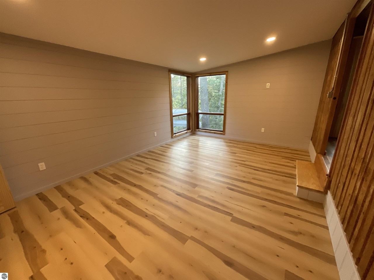 6051 N Manistee River Rd - Photo 3 of 7