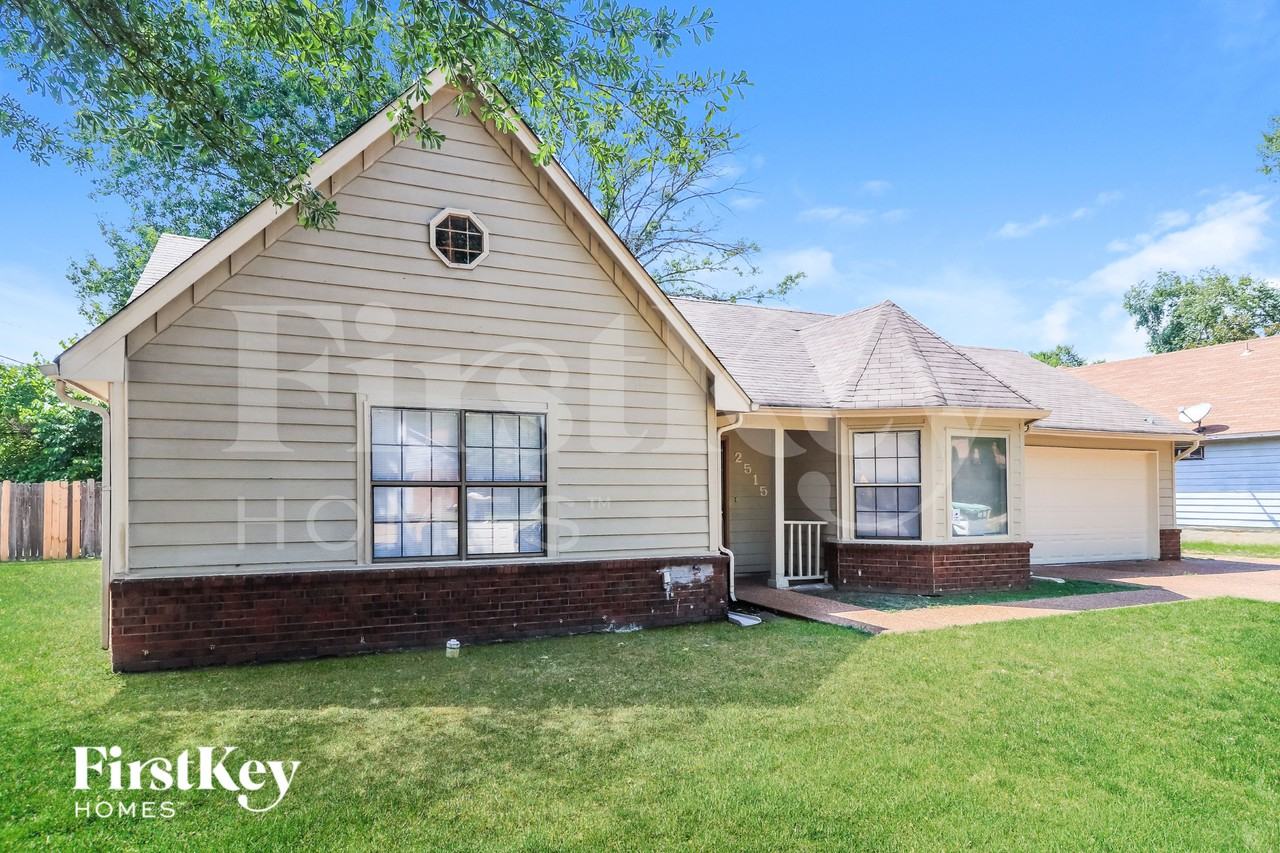 2515 Laurelcrest Dr - Photo 2 of 15