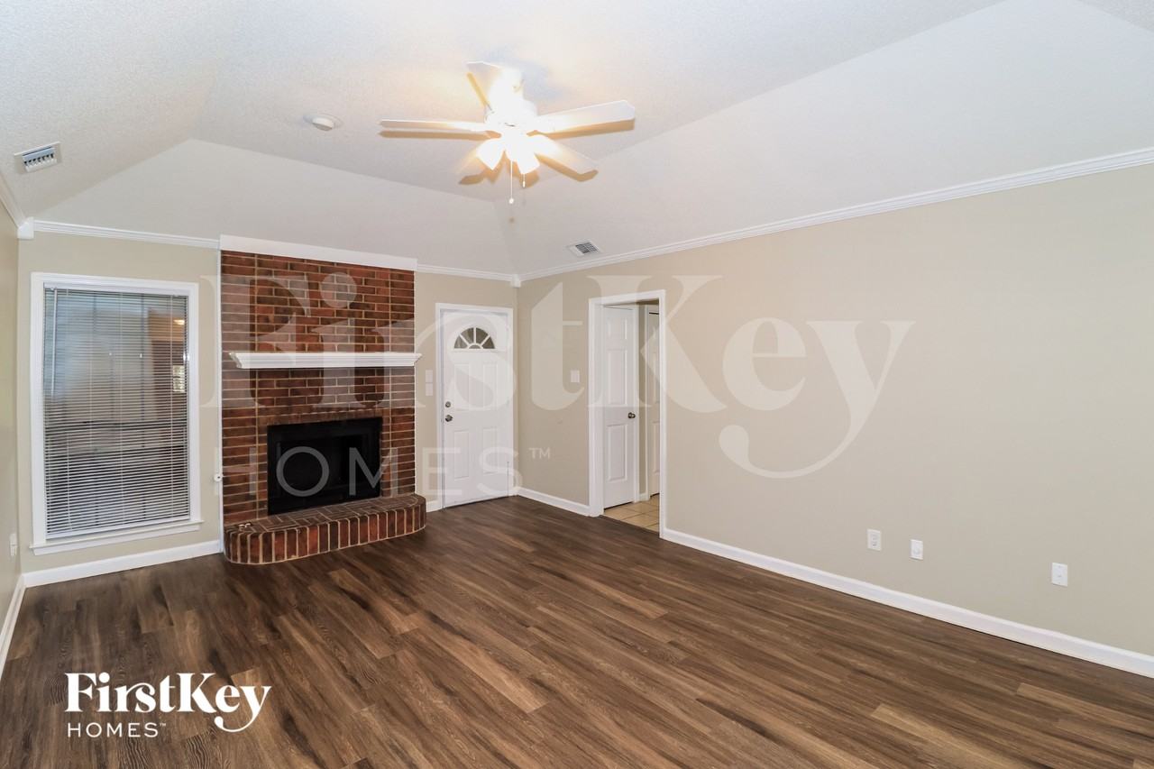 2515 Laurelcrest Dr - Photo 3 of 15