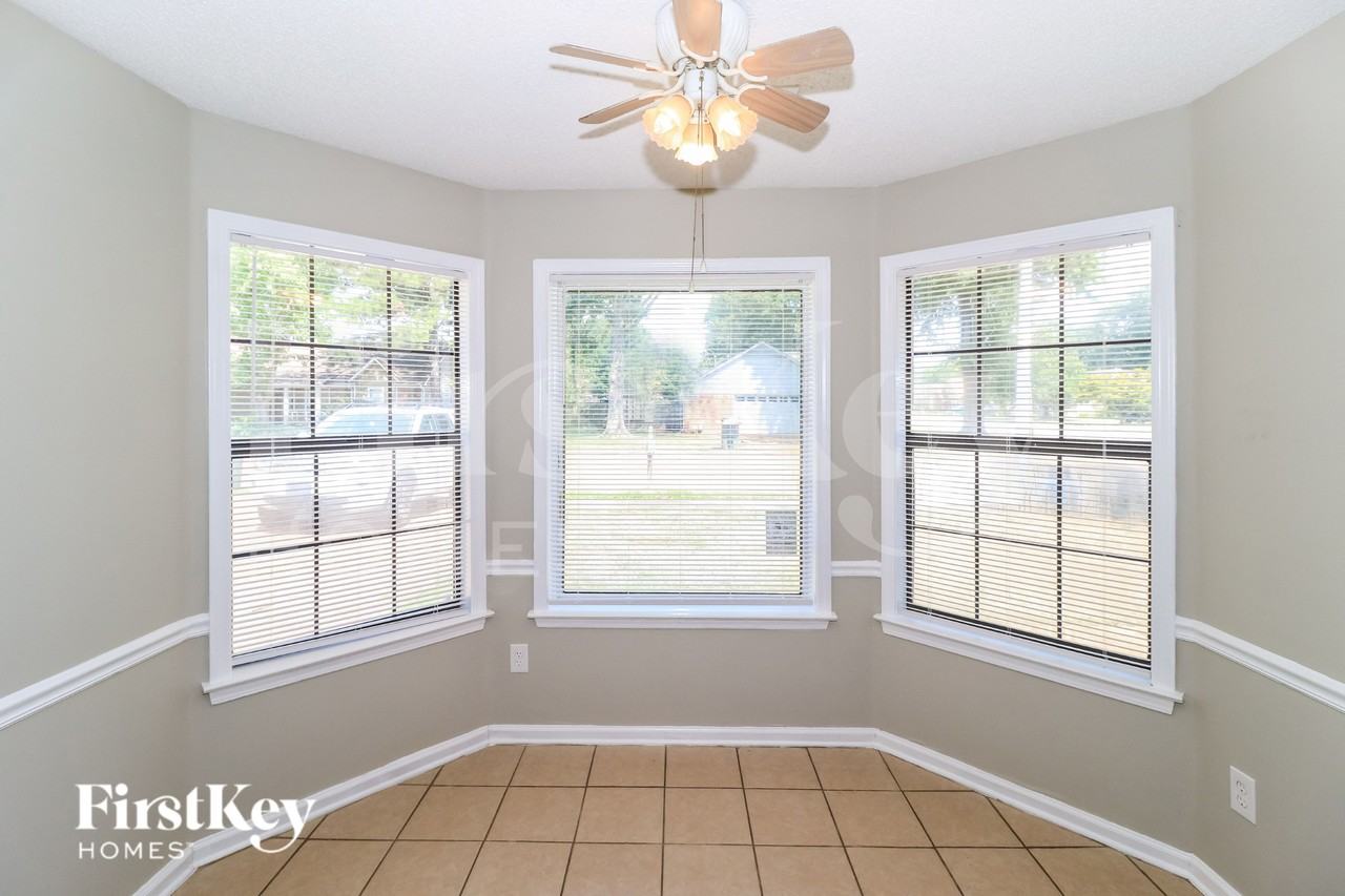 2515 Laurelcrest Dr - Photo 5 of 15