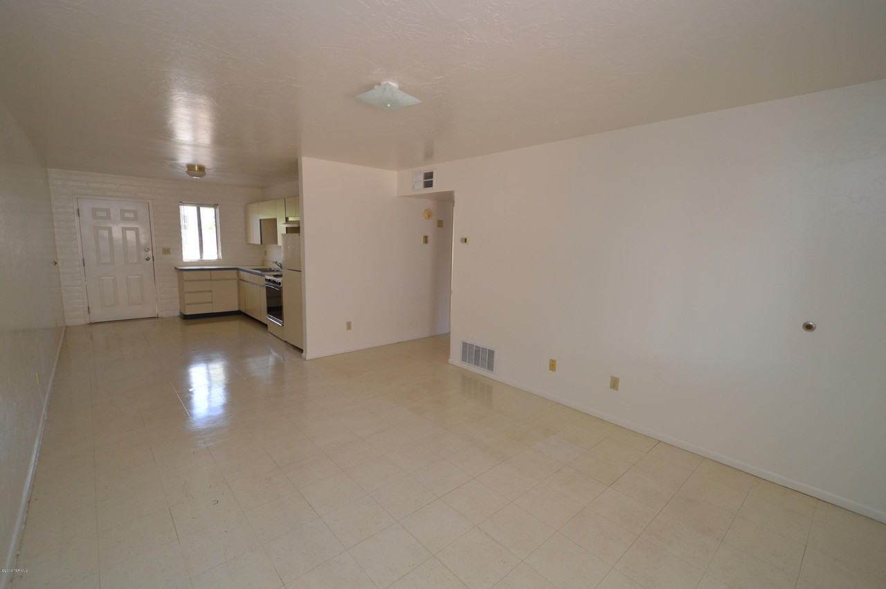 4115 E North St #6 - Photo 2 of 8