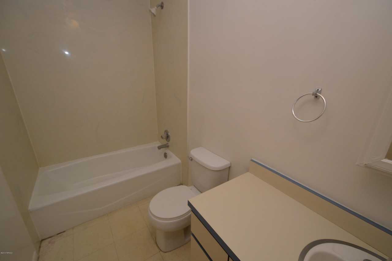 4115 E North St #6 - Photo 5 of 8
