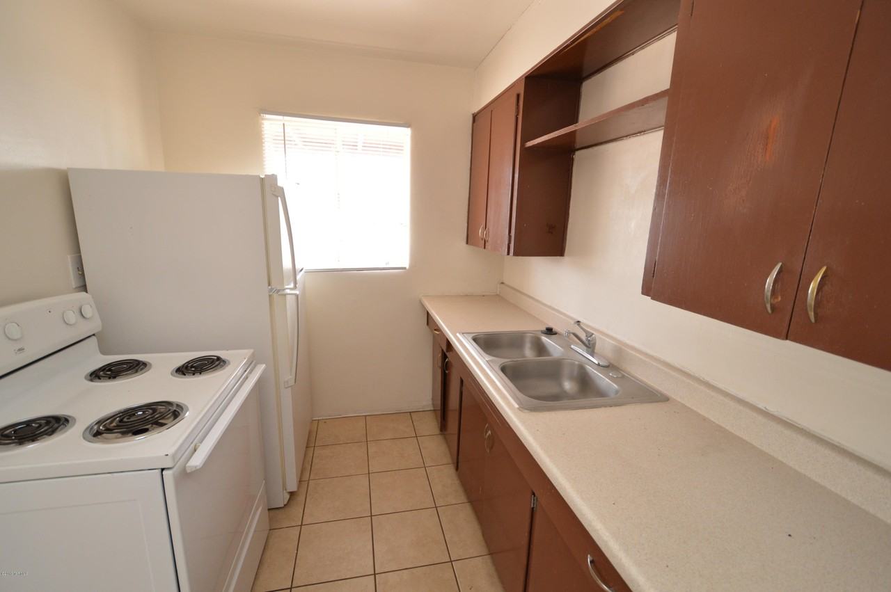 4525 E Montecito St - Photo 3 of 7