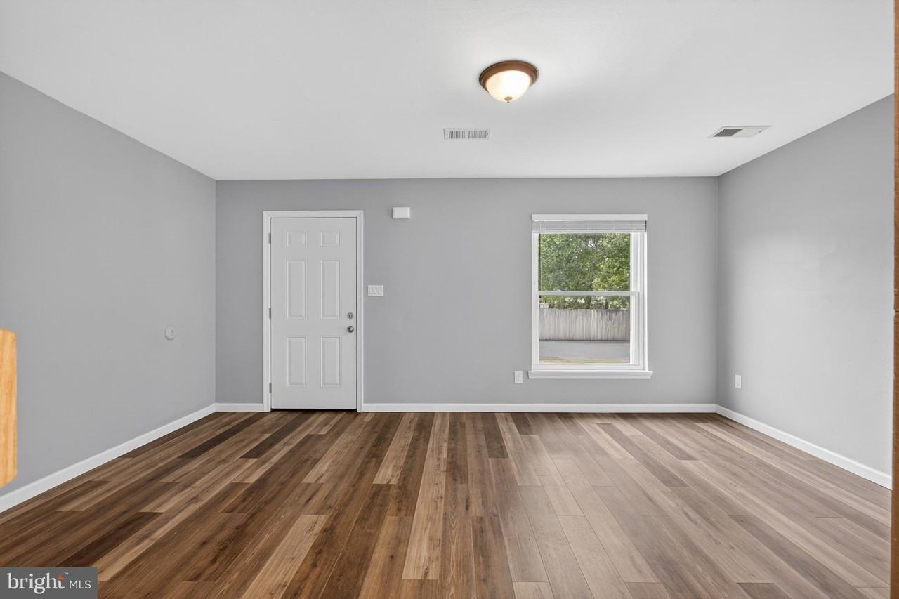 46 Village Dr - Photo 3 of 19