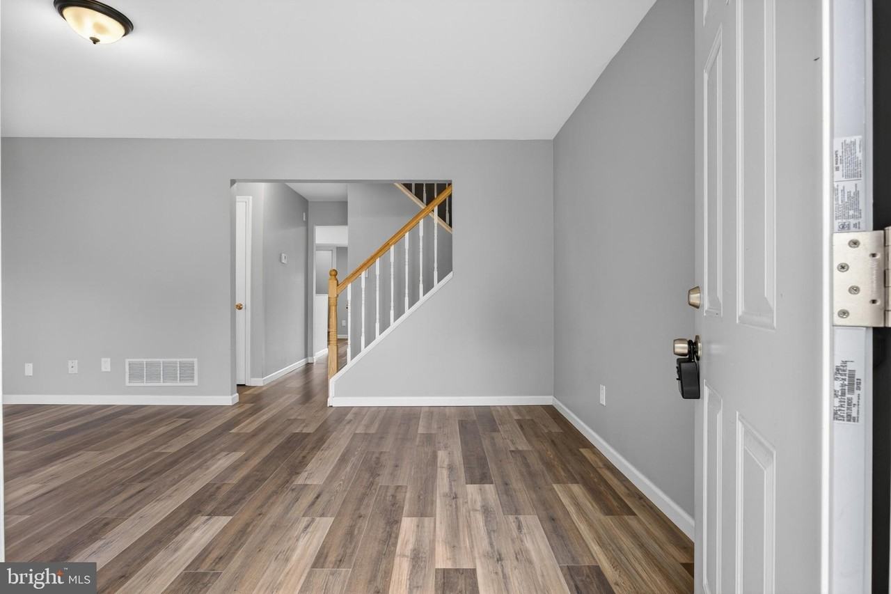 46 Village Dr - Photo 4 of 19