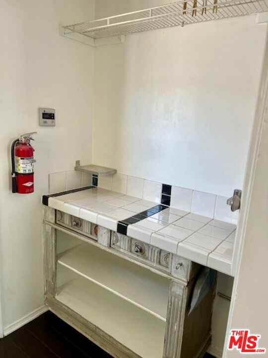 11036 Culver Blvd - Photo 3 of 8