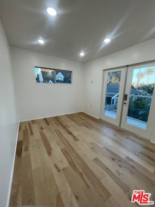 245 Windward Ave - Photo 3 of 8