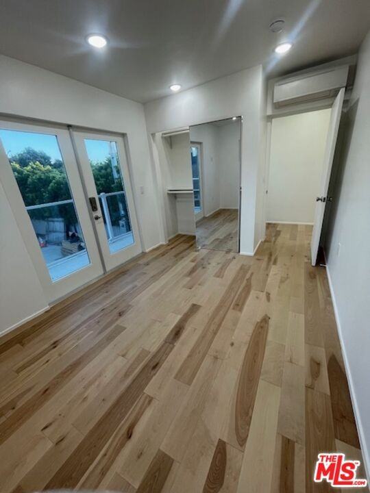245 Windward Ave - Photo 4 of 8