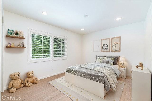 6201 Frondosa Dr - Photo 3 of 8