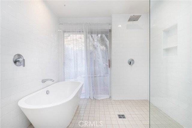 6201 Frondosa Dr - Photo 4 of 8