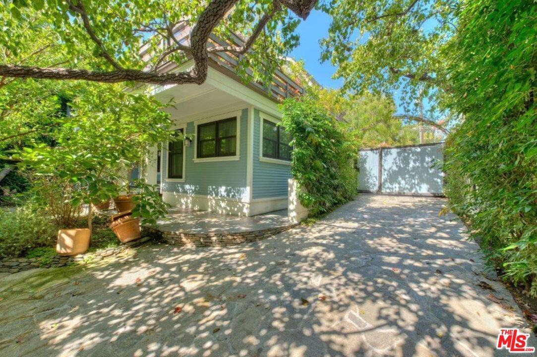 3008 3rd St #C - Photo 3 of 8