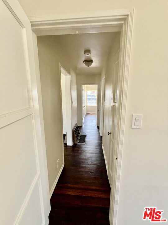 8345 Loyola Blvd - Photo 5 of 8