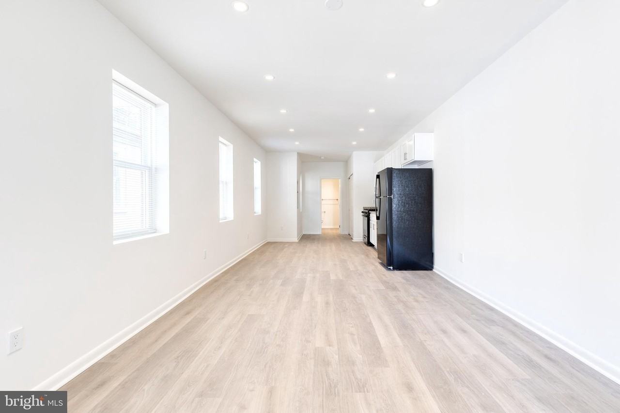 714 S Broadway - Photo 7 of 22