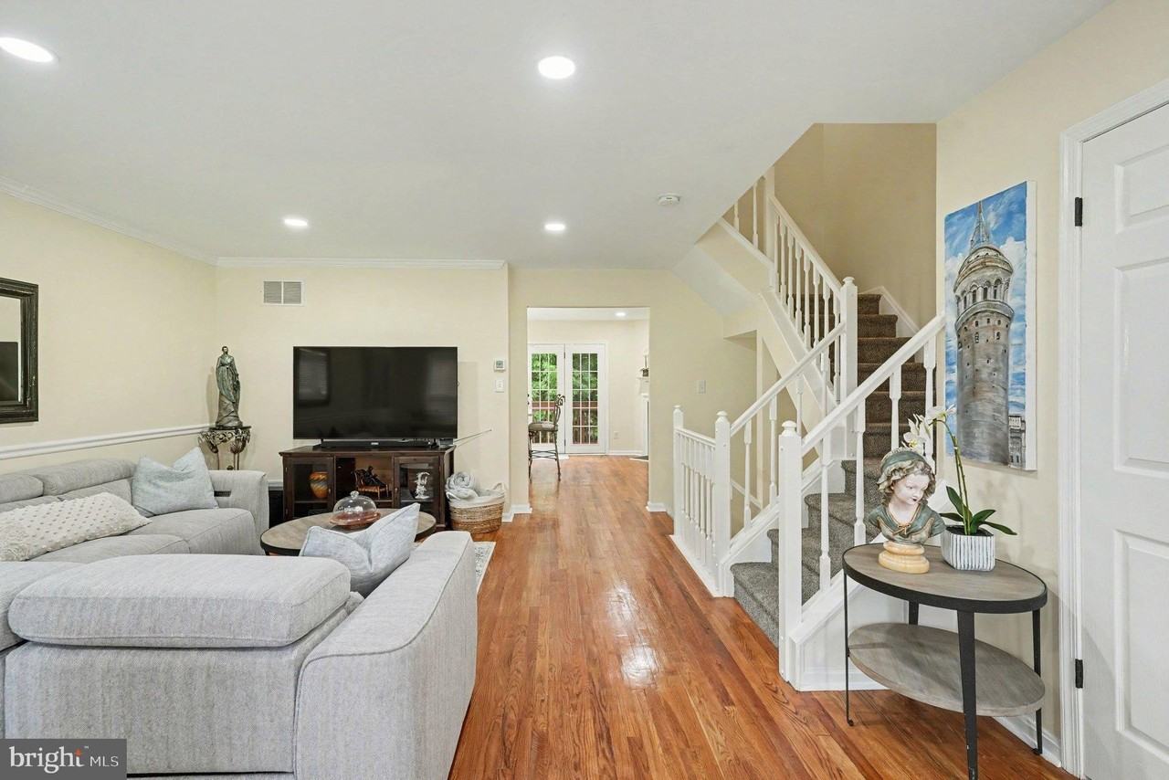 20 Culmore Ct - Photo 7 of 39